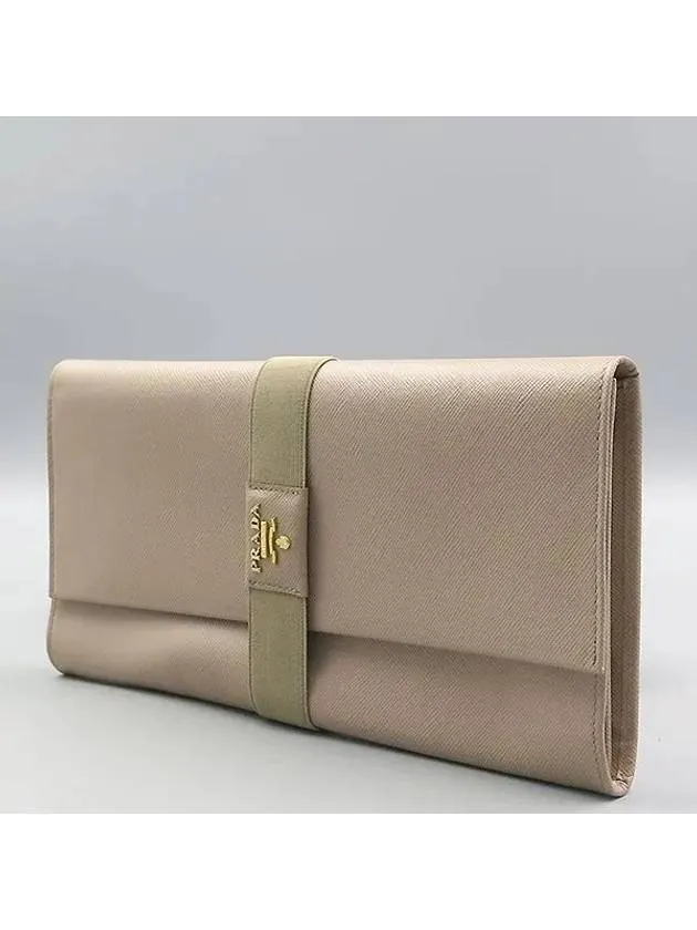 1M1301 Clutch Bag