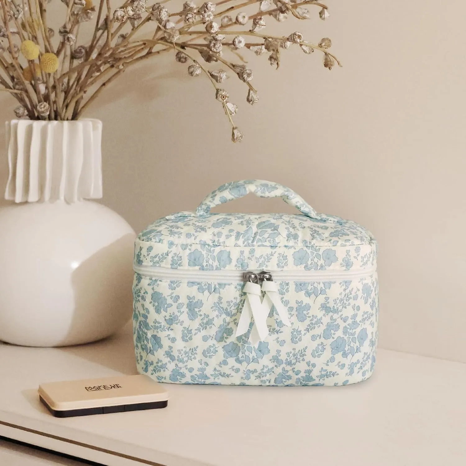 Prite Large Makeup Bag Cute Cosmetic Bag for Women Floral Coquette Aesthetic Toiletry Bag Travel Make Up Organizer Bag(Blue Flower)