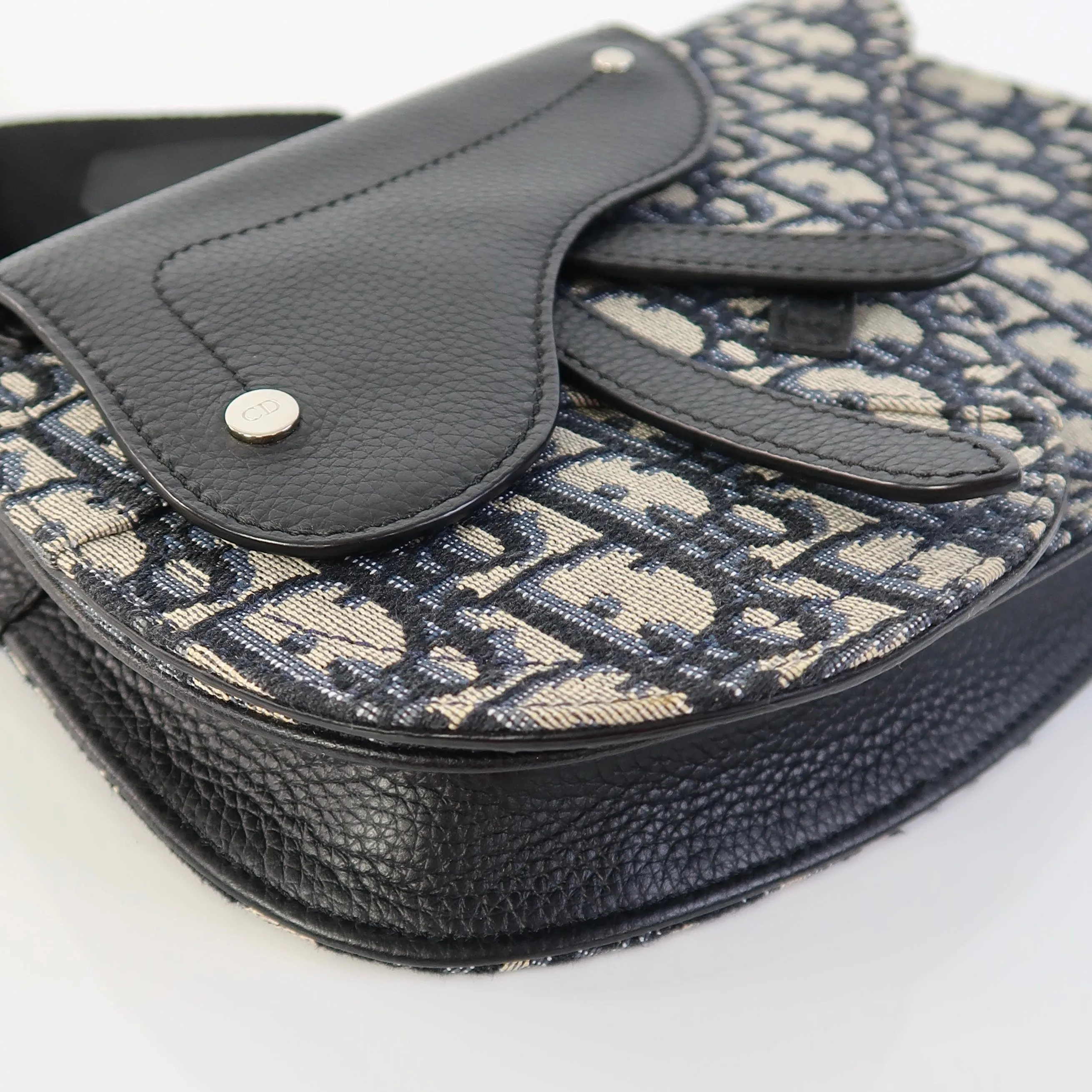 Saddle Messenger Pouch