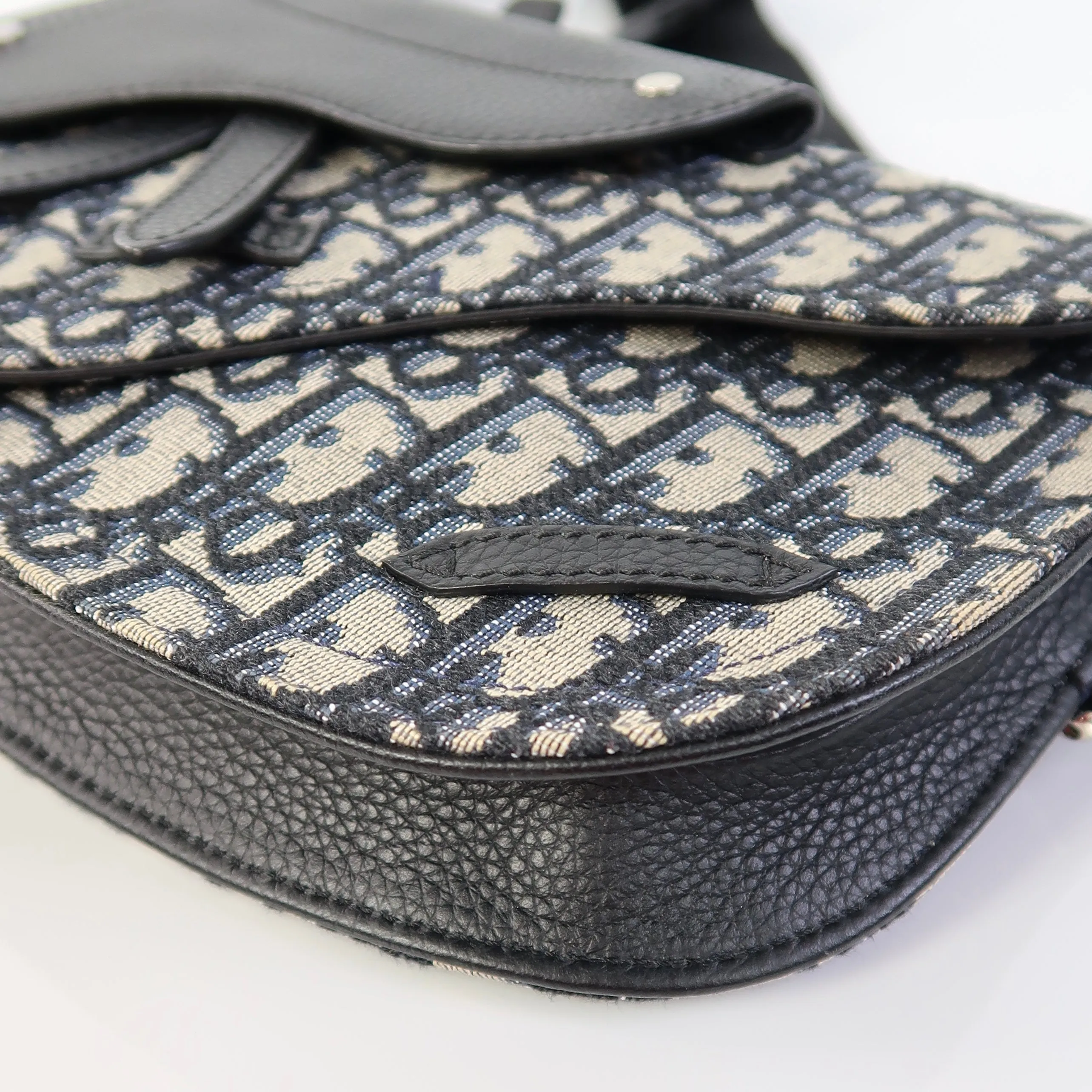 Saddle Messenger Pouch