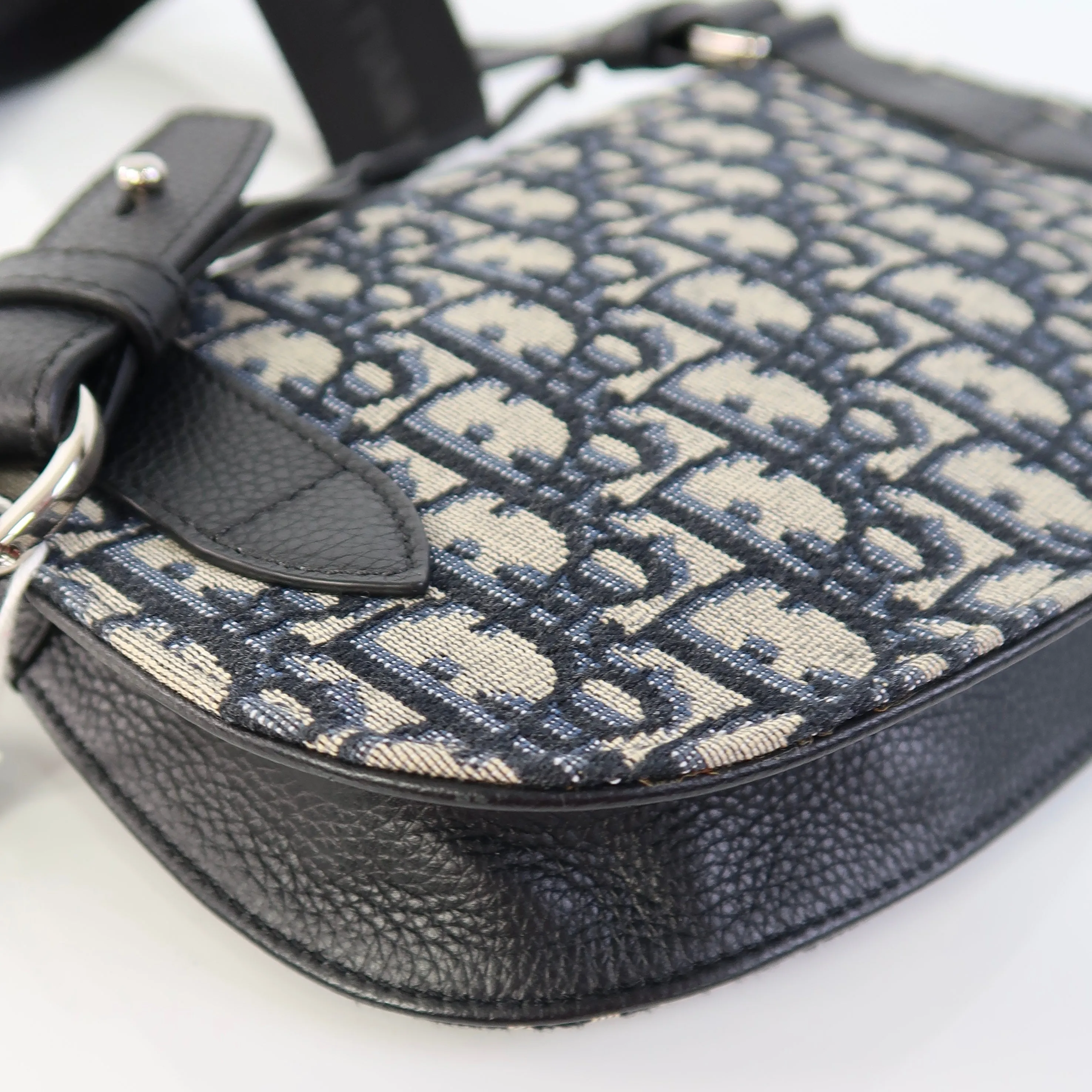 Saddle Messenger Pouch