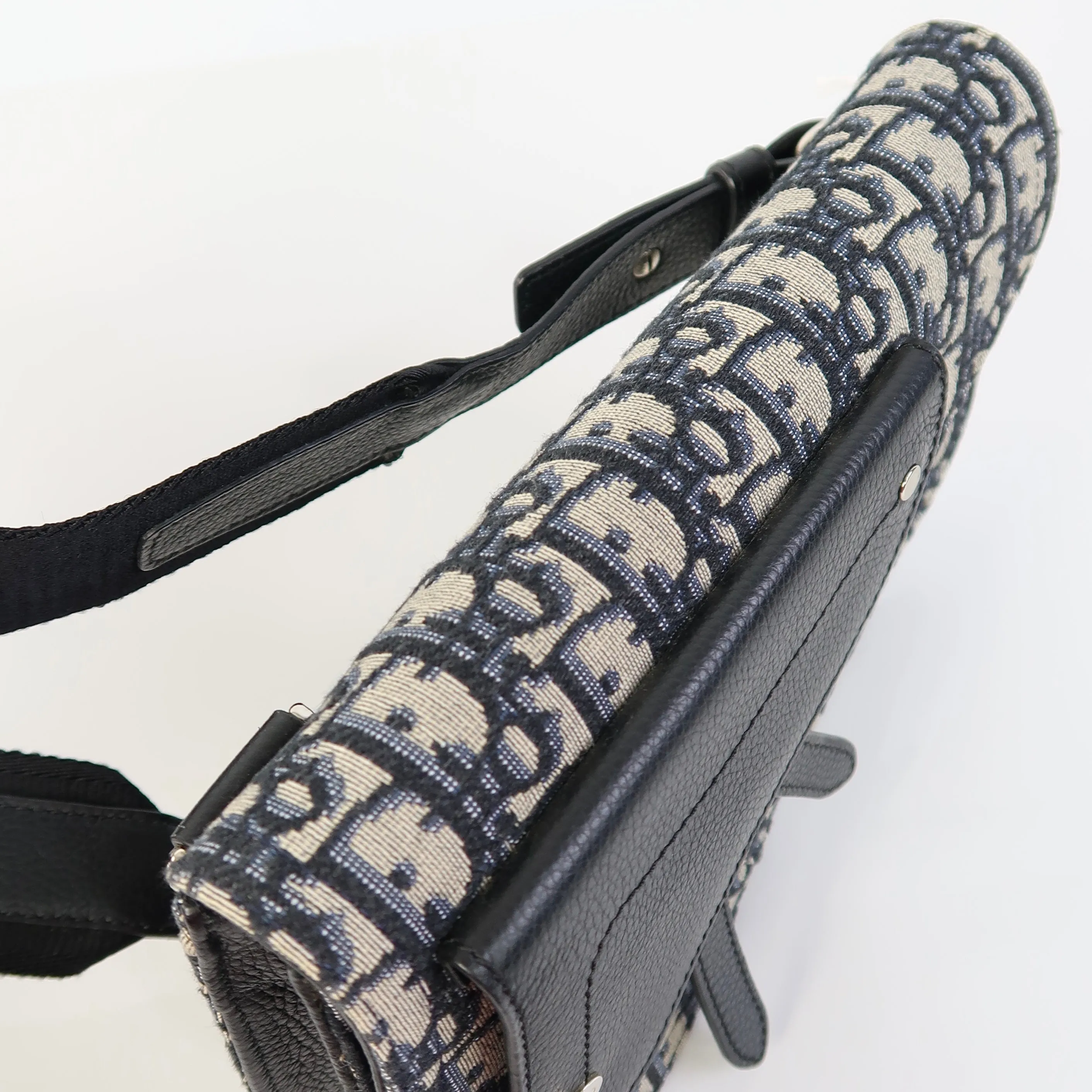 Saddle Messenger Pouch